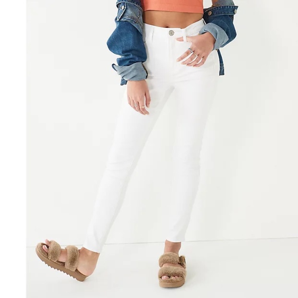 NV || White Stretch Denim Mid Rise Jeans SIZE 7